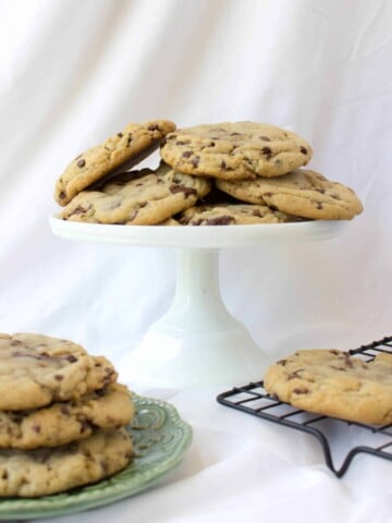 cookies on cake stand