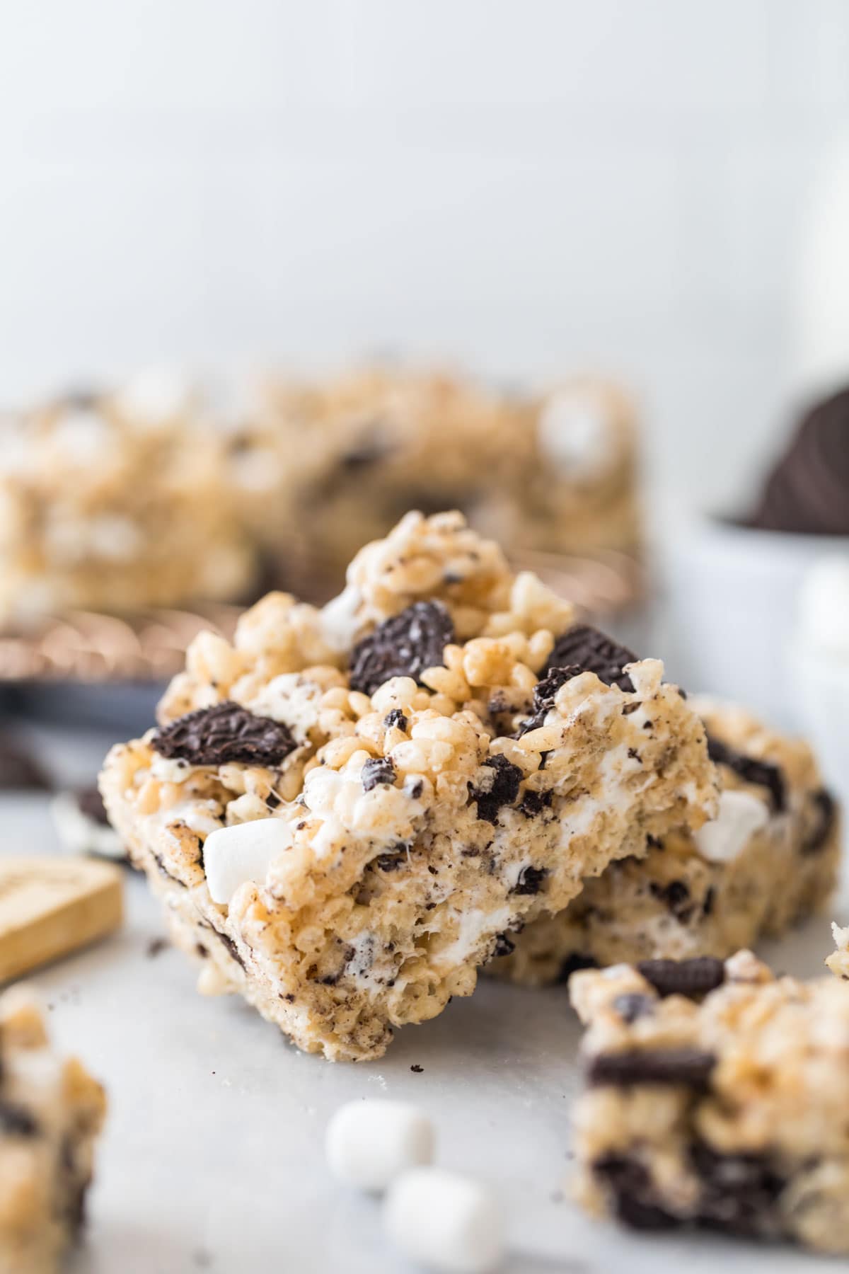 rice krispie treats made with oreos and mini marshmallows