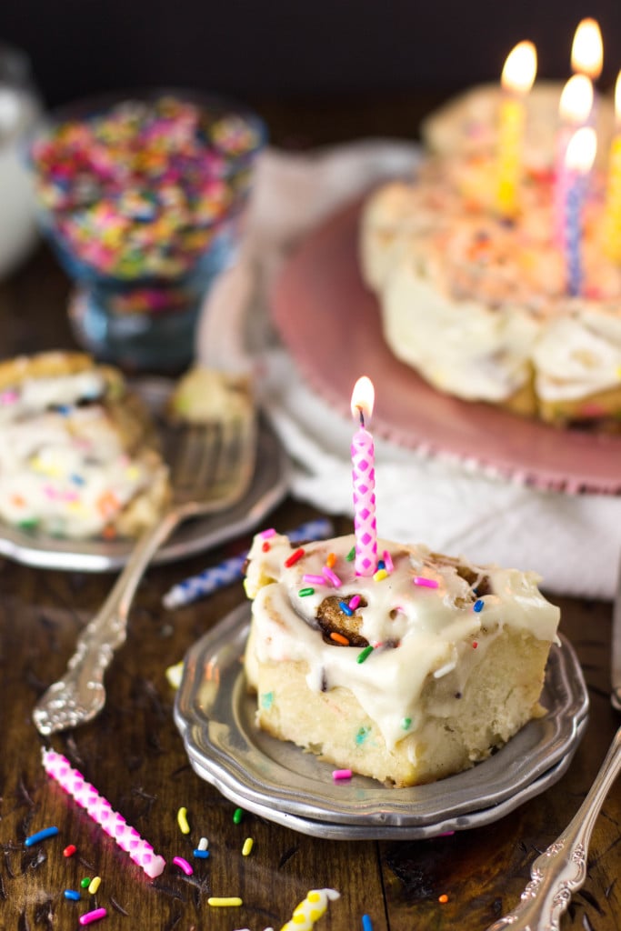 funfetti cinnamon rolls 1_-8